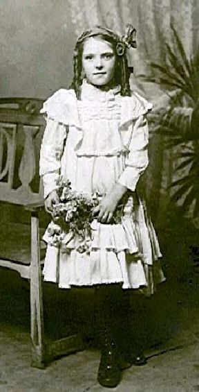 Constance Elliot 1915